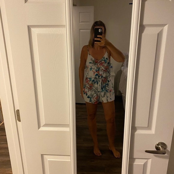 V neck romper - Picture 3 of 3